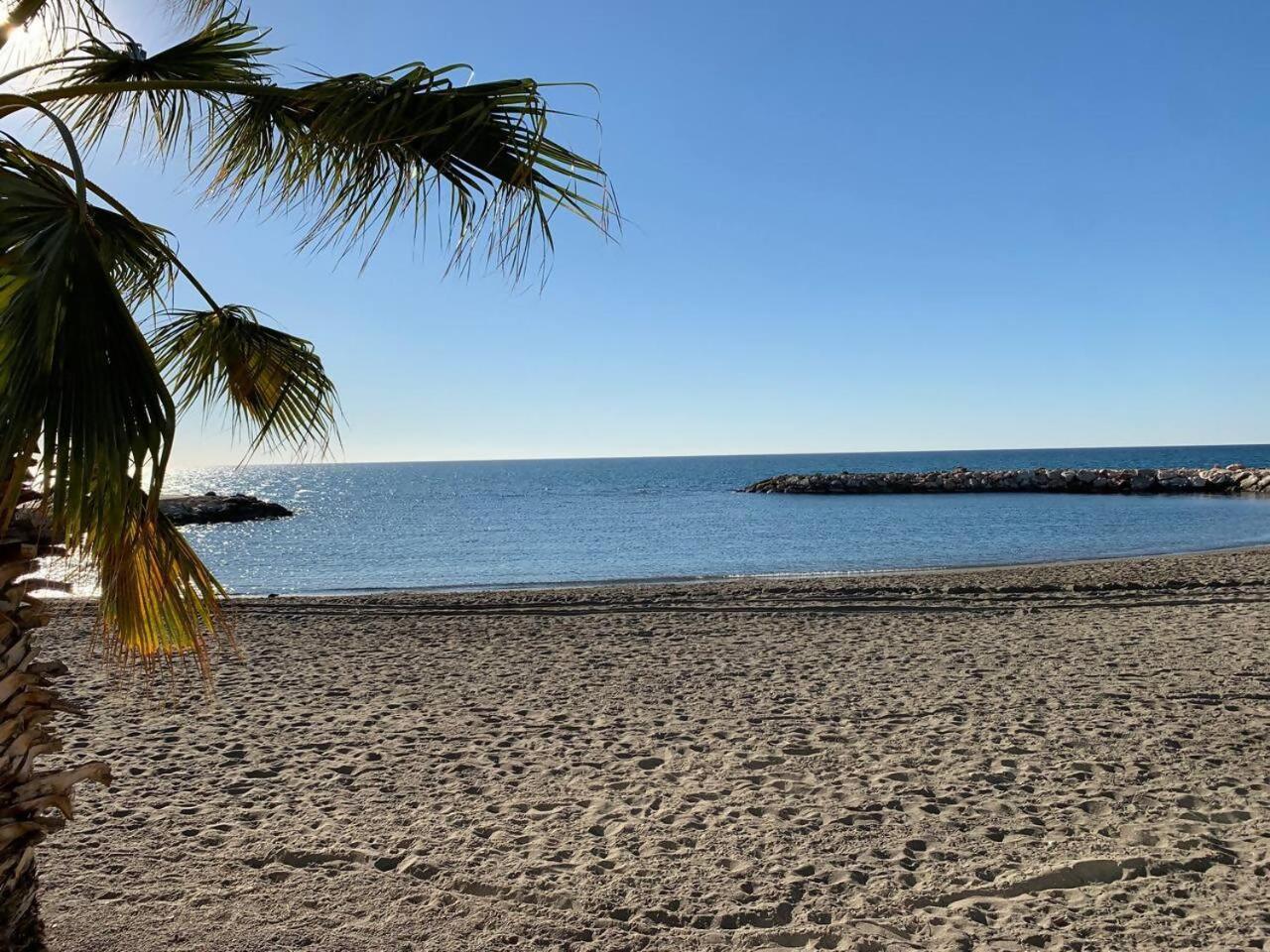 Apartamento Frente Al Mar Pedregalejo Málaga Kültér fotó